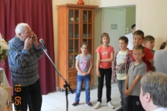 15 szolgálat